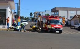Motociclista fica ferido em colisão com carro no centro 