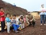 FOTOS: PMRv entrega donativos à família flagrada com onze pessoas em veículo na SC-283