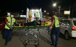 Motociclista realiza manobra proibida, derruba caroneira e foge em SMOeste 