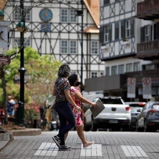 SC tem 8 regiões em risco gravíssimo para Covid, menor número desde novembro