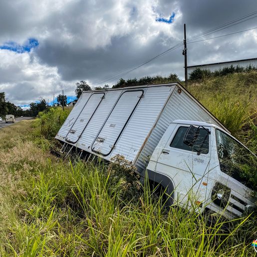 VÍDEO: buraco na BR-163 causa acidente em São Miguel do Oeste