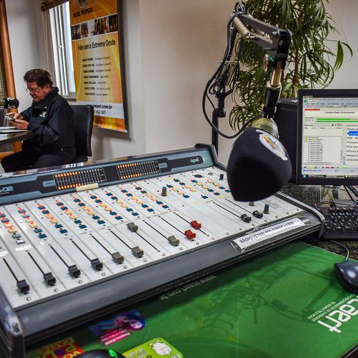 REDE PEPERI: Rádio completa 100 anos da primeira transmissão no Brasil