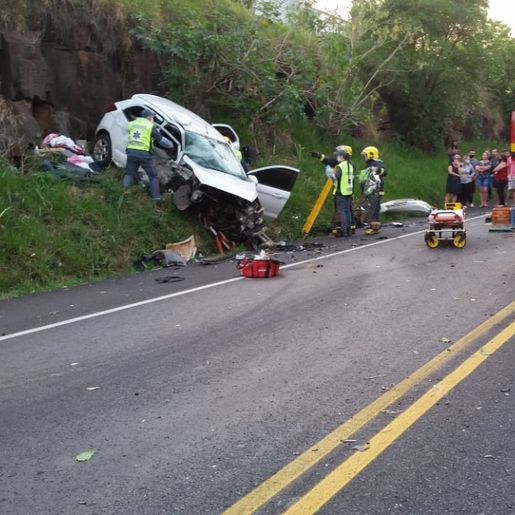 VÍDEO: Quatro pessoas ficam feridas e bebê de seis meses morre em acidente BR-282