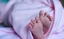 MP pede investigação de morte de bebê que teria se mexido durante velório em SC