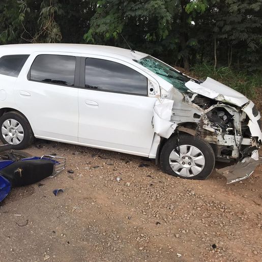 Colisão lateral deixa duas pessoas gravemente feridas na BR-163 em SMOeste