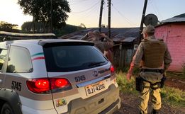VÍDEO: Enteado agride padrasto com golpes de facão em SMOeste 