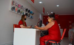 Setor de serviços cresce 0,7% em abril, mas segue abaixo do patamar pré-pandemia