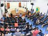 Concurso de oratória premia alunos com bolsas de estudo