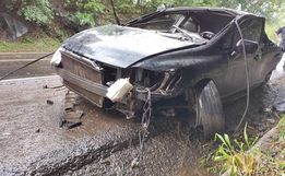 Tripla colisão na BR-282 no Oeste deixa duas pessoas feridas