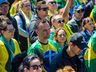 Imagens: Manifestantes pedem intervenção Federal em frente ao 14ºRCMec