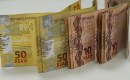 Governo aumenta salário mínimo para R$ 1.302 a partir de 2023