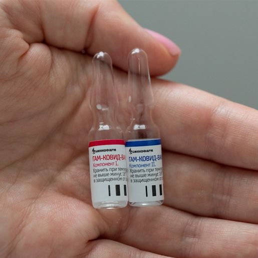 Primeiro lote da vacina russa contra Covid-19 é liberado para a população