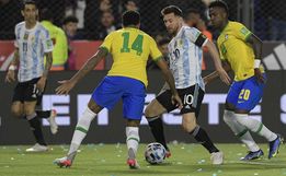 Brasil domina com ataque jovem, mas empata com a Argentina fora de casa