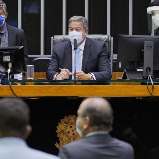Câmara aprova em 1º turno proposta que permite volta do auxílio emergencial