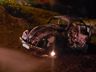 Fusca é destruído por incêndio durante a madrugada 