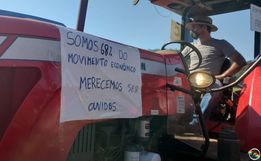 Produtores rurais realizam manifesto com carreata na cidade de São João do Oeste