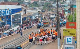 Kerbfest 2024: Grande público prestigia desfile de entidades em Iporã do Oeste