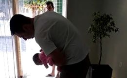 Policial Militar salva bebê afogada com leite 