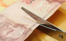 Veja políticos catarinenses que cortaram próprios salários na pandemia