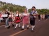 Desfile histórico abre a Oktoberfest em linha Presidente Becker