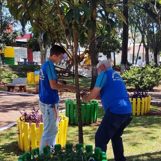 Decoração de natal começa a ser instalada em São José do Cedro