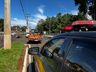 Mulher vai parar em cima de capô de carro em acidente na Willy Barth 
