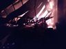 Edificação é atingida por incêndio na área industrial de Riqueza