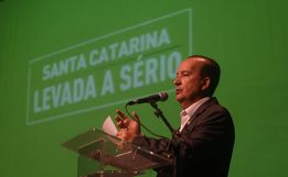 SC anuncia um policial armado em cada escola estadual em até 60 dias