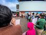 Escola realiza “Abraço Solidário” contra a municipalização; assista ao vídeo