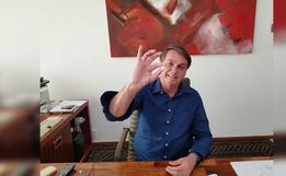 VÍDEO: Bolsonaro divulga vídeo tomando Hidroxicloroquina