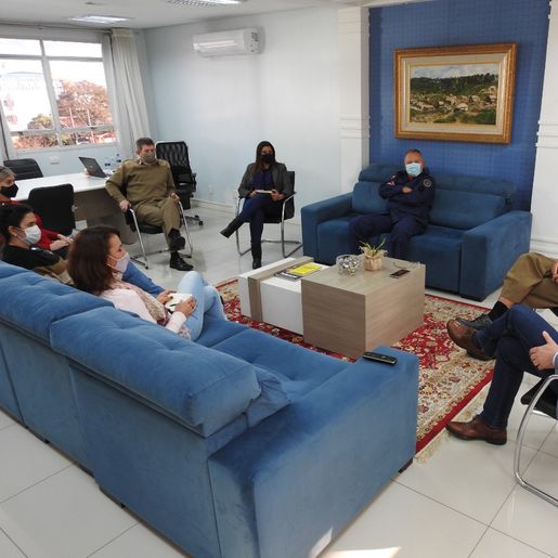 Município quer ampliar apoio à escola cívico-militar