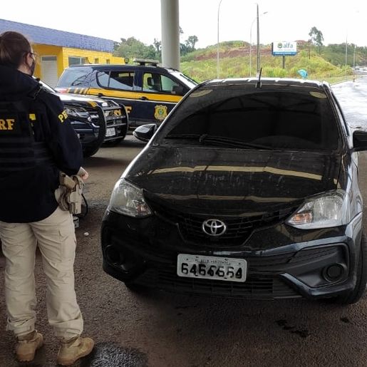 PRF recupera veículo com registro de roubo na BR 163 em Guaraciaba
