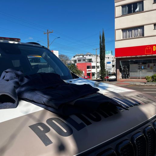 Estrangeiro é flagrado vestindo farda do Corpo de Bombeiros em SMOeste 
