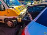SMO: colisão entre carro e van escolar mobiliza Bombeiros e PM
