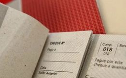 Uso de cheques por brasileiros cai 18% em 2024 e 96% desde 1995, aponta Febraban