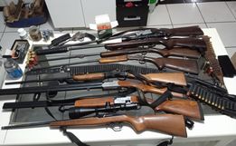 Seis pessoas são presas em operação que investiga a venda ilegal de armas de fogo 