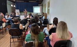 Educação Especial recebe apoio técnico na Regional de Itapiranga