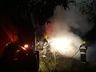 Casa de madeira é destruída por incêndio no interior de Riqueza