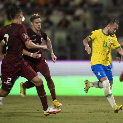 Brasil vira sobre a Venezuela e segue 100% nas Eliminatórias