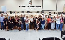 Câmara presta homenagem pelo Dia Internacional da Mulher