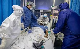 Pesquisa revela pessimismo entre médicos sobre pico de COVID-19