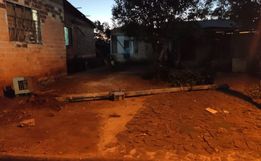 Criança de 5 anos morre após ser atingida por poste no Oeste