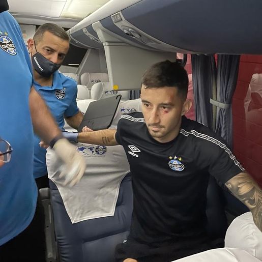 Após ônibus do Grêmio ser alvo de pedradas, presidente diz que não jogará Grenal 