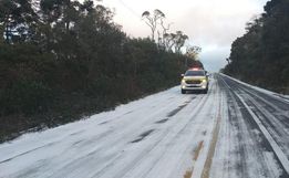 Rodovias de SC têm alerta por conta do gelo acumulado na pista