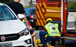 Rapaz é atropelado no centro de São Miguel do Oeste
