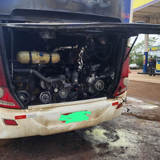  Princípio de incêndio em ônibus mobiliza Corpo de Bombeiros de Itapiranga