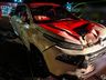 SMO: Motorista colide com o carro em placas de sinalização e abandona veículo