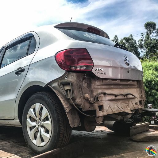 VÍDEO: Carros furtados em Curitiba são apreendidos em empresa de SMOeste
