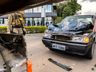 Mulher colide com carro em traseira de caminhão na Willy Barth