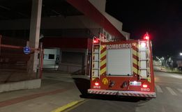 Corpo de Bombeiros atende princípio de incêndio em galpão 